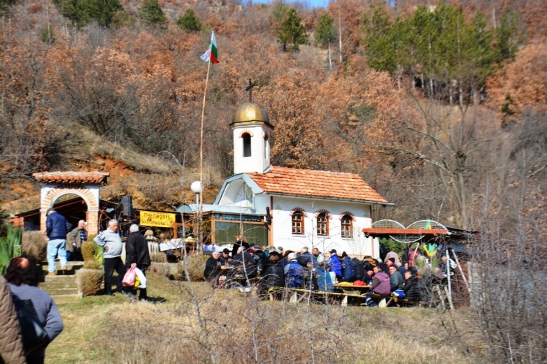 На храмов празник за празника на меда и пчеларя
