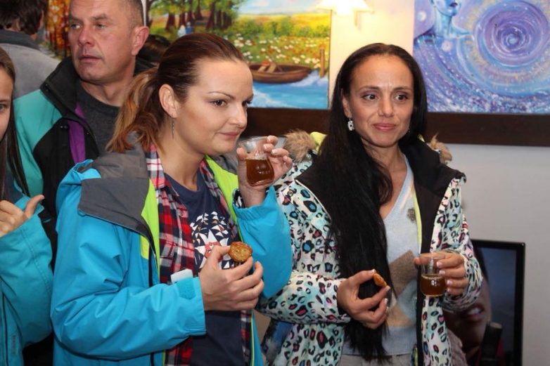 Кралски чай сгрява алпинистите в Банско