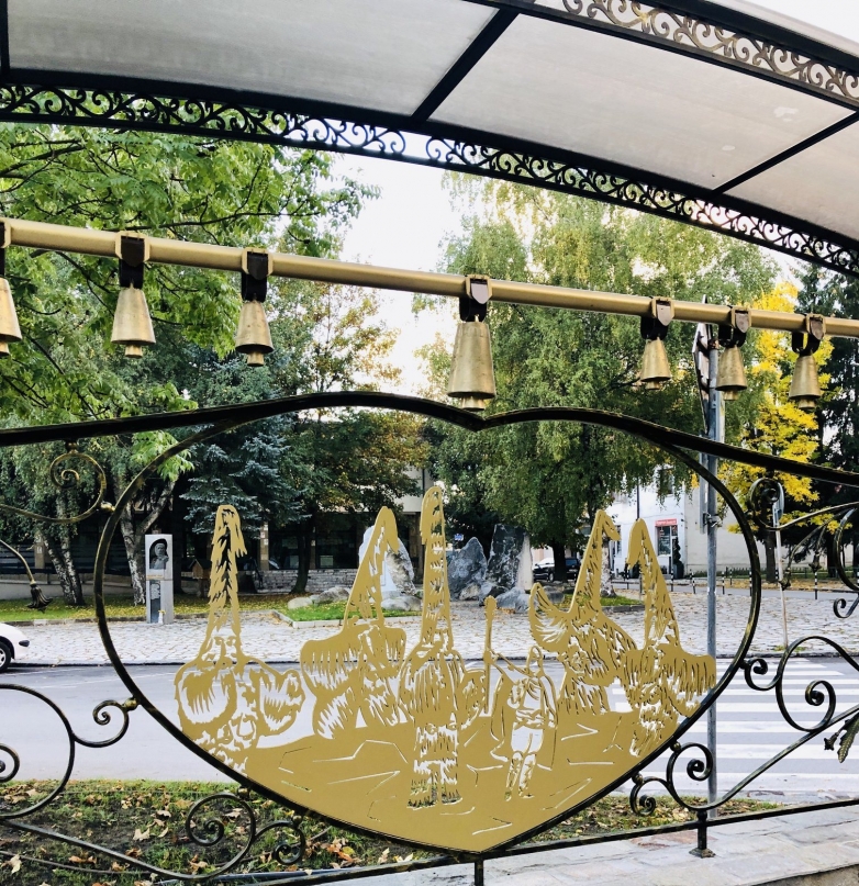 Чаушите оживяха в арт пано